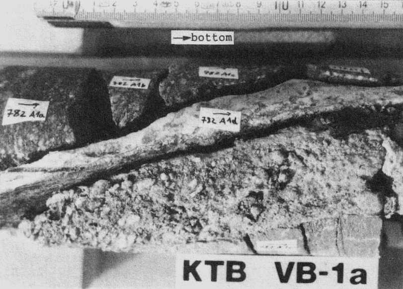 Cataclasite and thin ultra-cataclasite with fault gouge
